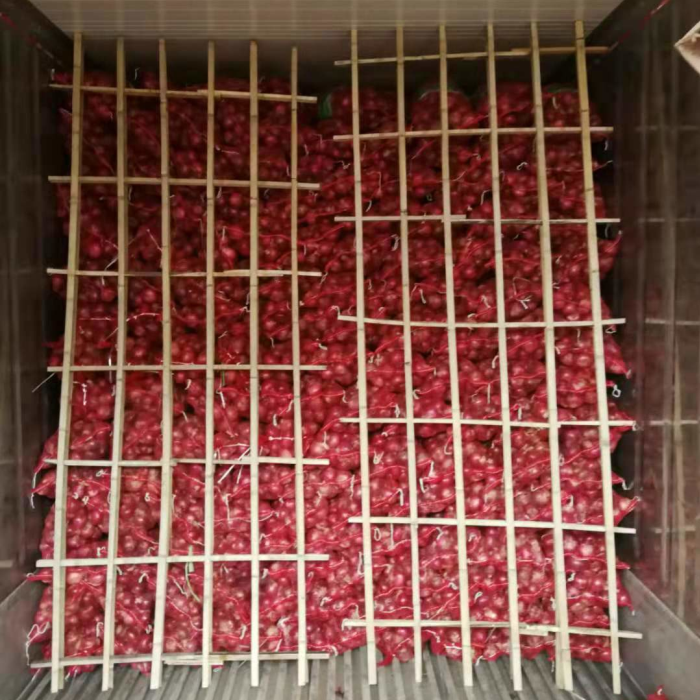 Fresh Red Onion available at best prices