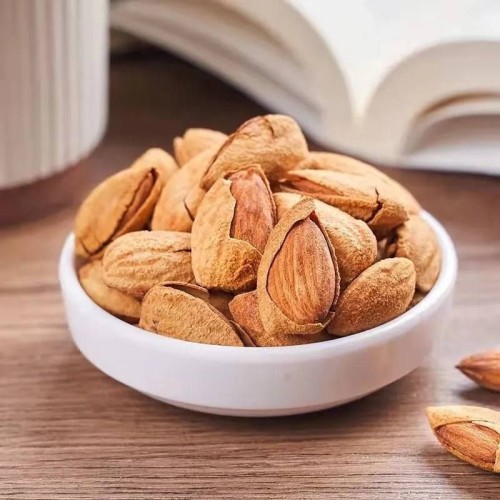 organic and crispy almond